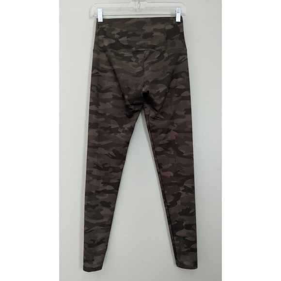 Onzie High Rise Leggings in Moss Camo Size S/M - Picture 6 of 8